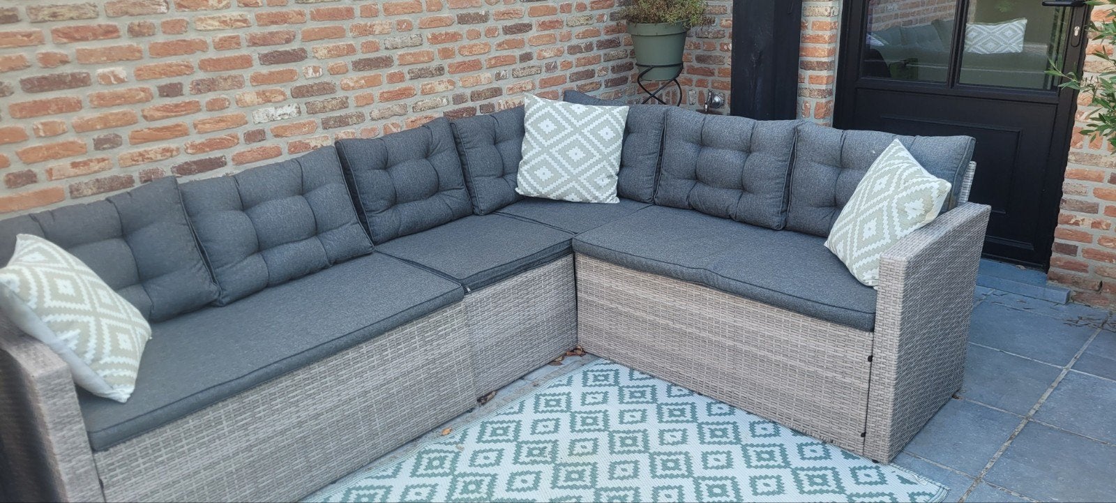 Nette lounge bank, Ophalen, Zo goed als nieuw, Wicker, Eettafel