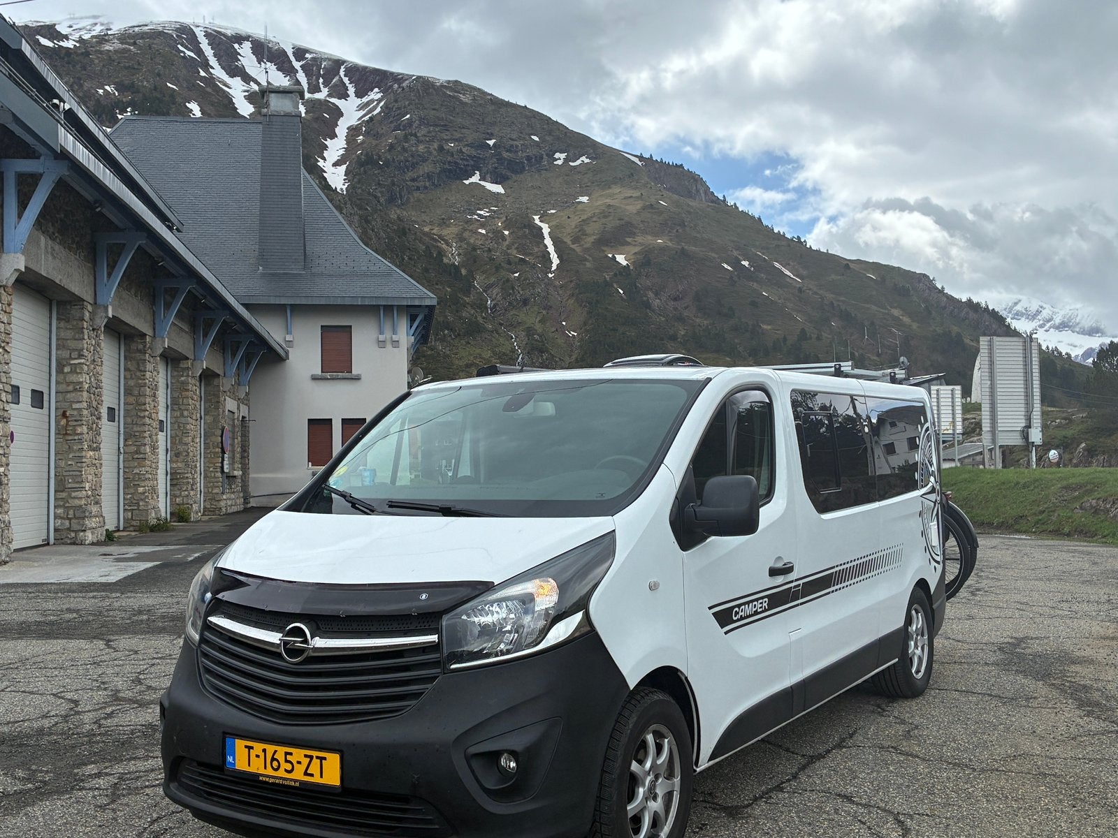 Opel Vivaro-b Renault Trafic 2015 BusCamper off grid, Caravans en Kamperen, Tot en met 2, Particulier, 5 tot 6 meter, Overige merken