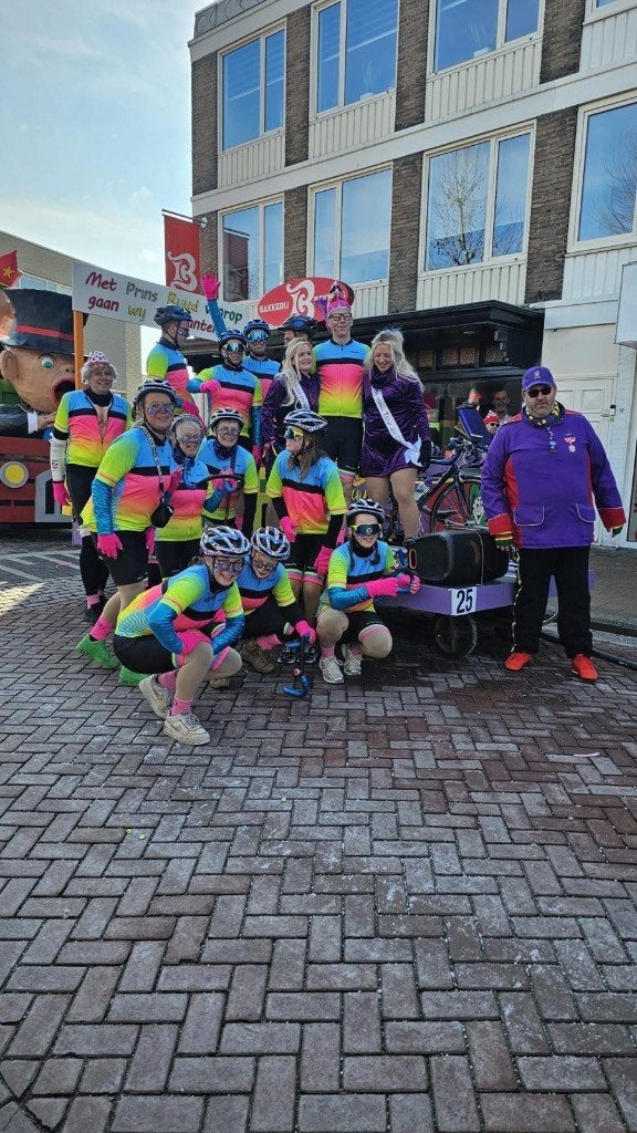 Ludieke prijswinnende loopgroep met fiets en opbouw wagen, Kleding | Dames, Ophalen, Carnaval, Maat 46/48 (XL) of groter, Zo goed als nieuw