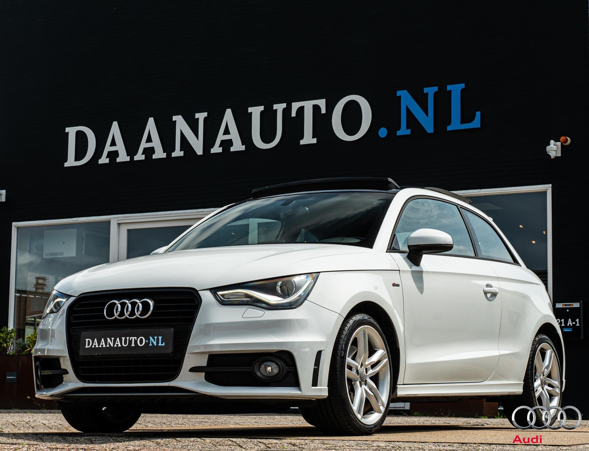 Audi A1 1.4 TFSI Pro Line S 2x S Line Pano Bi-xenon, Voorwielaandrijving, Euro 5, Zwart, 4 stoelen