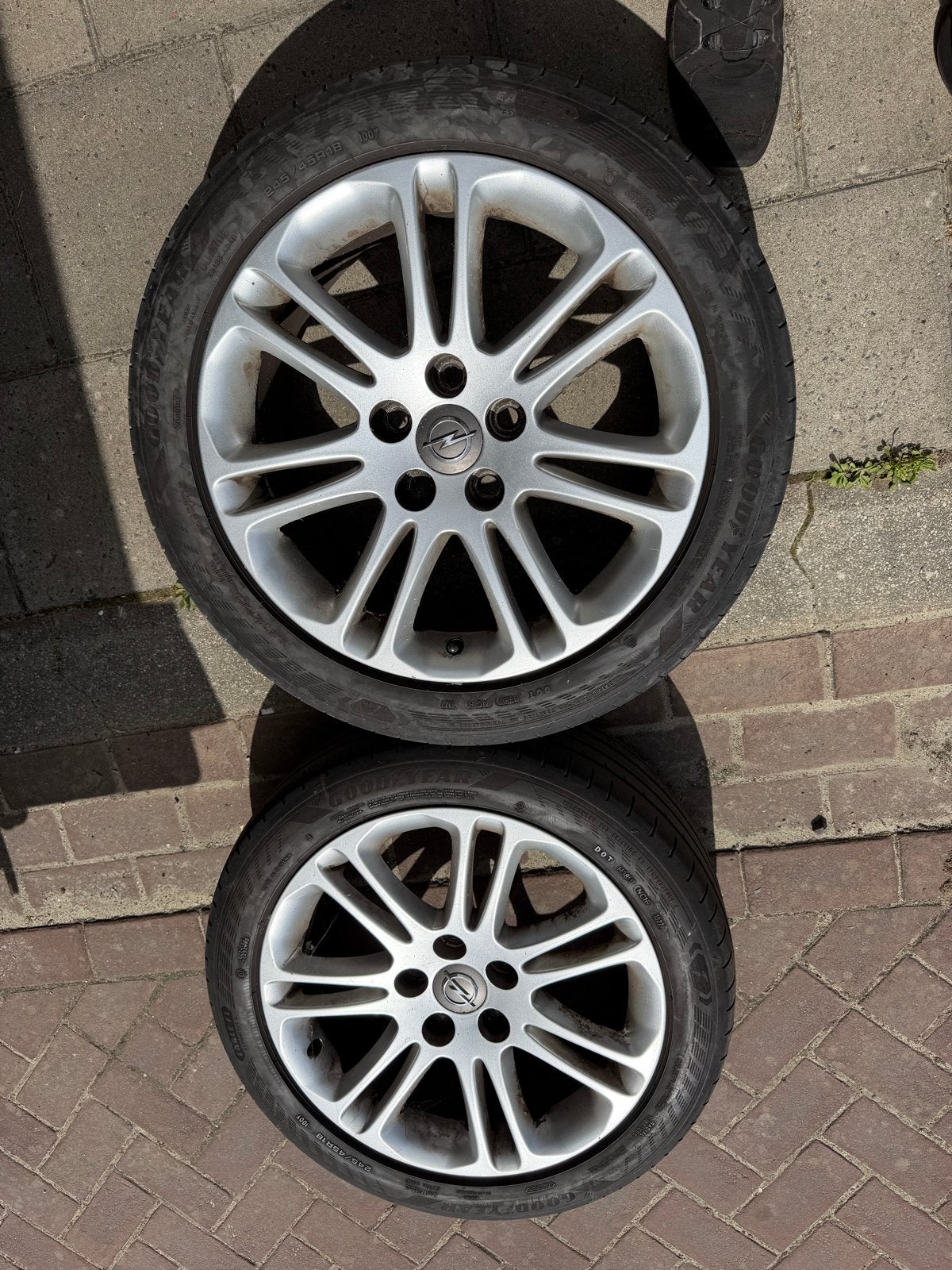 Opel Insignia velgen 18inch met goede banden., Auto-onderdelen, Banden en Velgen, Ophalen, 18 inch, Banden en Velgen, Zomerbanden