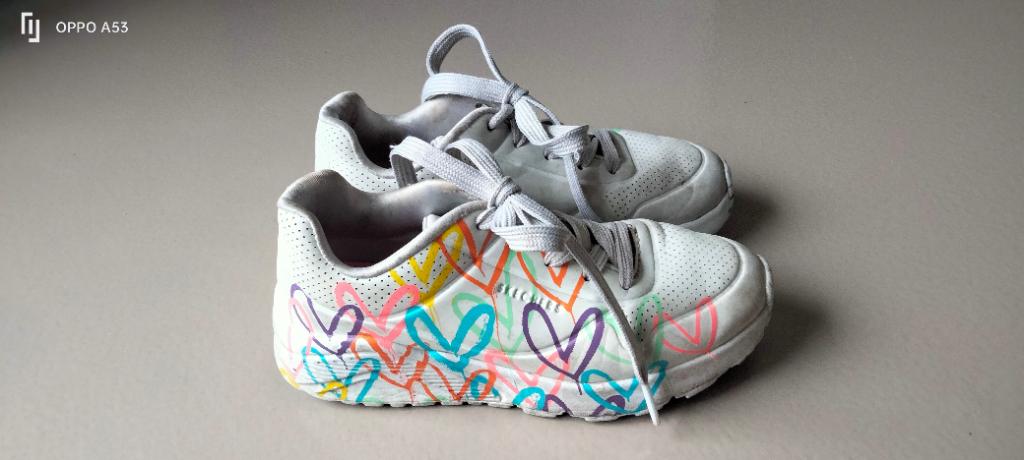Wit met multicolor skechers meisjesschoen maat 32, Meisje, Schoenen, Zo goed als nieuw, Skechers