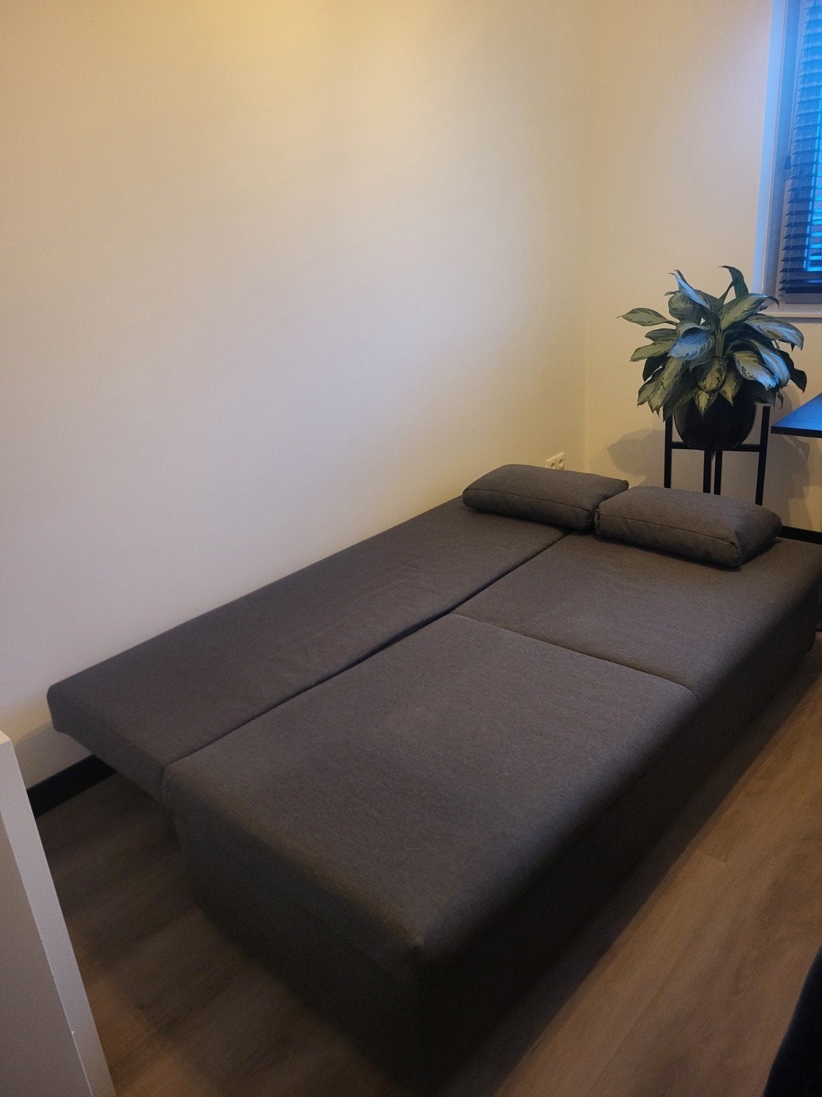 Zo goed als nieuwe slaapbank, Huis en Inrichting, Ophalen, Zo goed als nieuw, Grijs