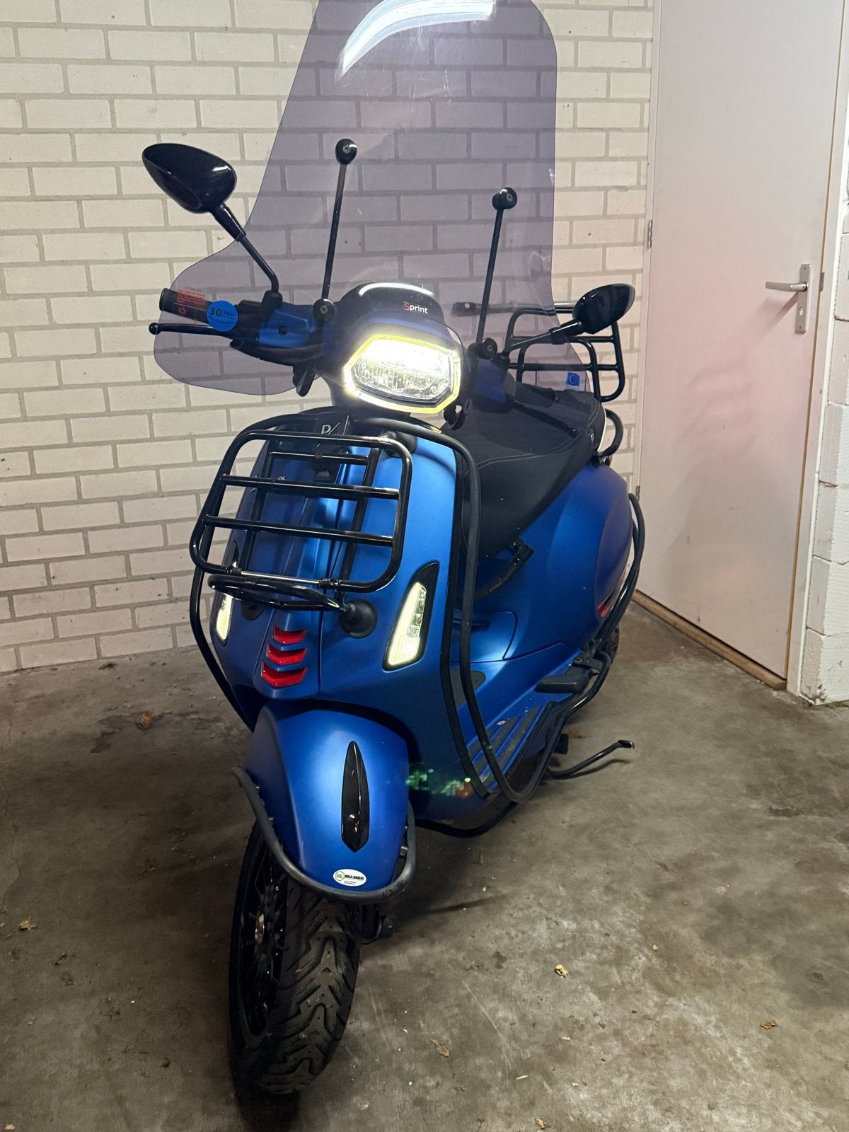 Vespa Sprint 2020 - Mat Blauw - Full options, Ophalen, Overige modellen, Zo goed als nieuw, Benzine