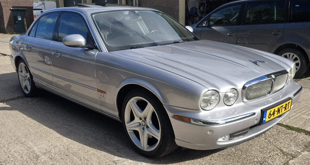 Jaguar XJ 3.5 V8 2004 automaat Full options Nwe Apk!, Auto's, Jaguar, Automaat, Achterwielaandrijving, 3500 cc, Bedrijf