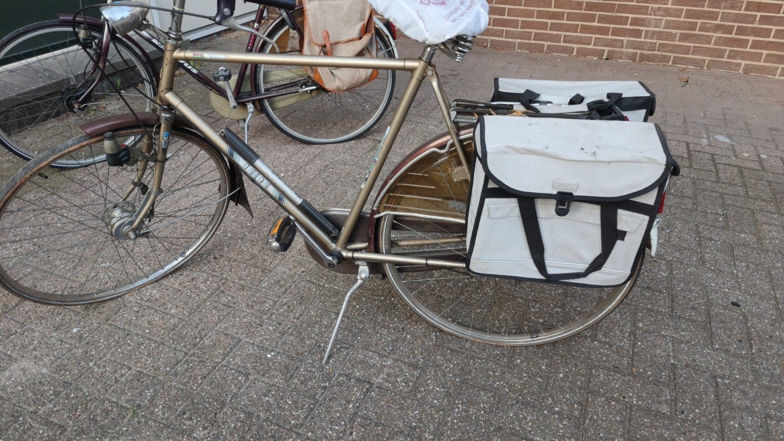 Batavus Avenue Herenfiets en een union Festival Herenfiets, Ophalen, Velgrem, Versnellingen, Batavus