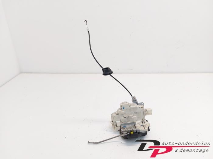 Deurslot Mechaniek 4Deurs rechts-voor van een Audi A4, Gebruikt, -, -, -