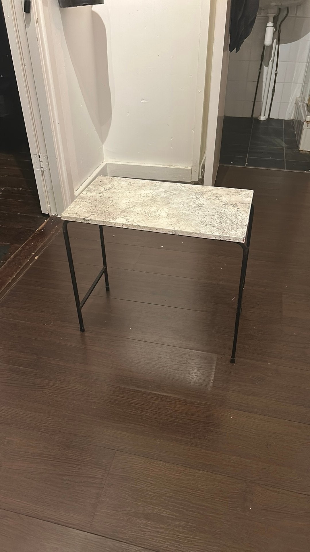 Bijzettafel incl beschadigingen, Huis en Inrichting, Ophalen, Gebruikt, 50 tot 100 cm, Overige materialen