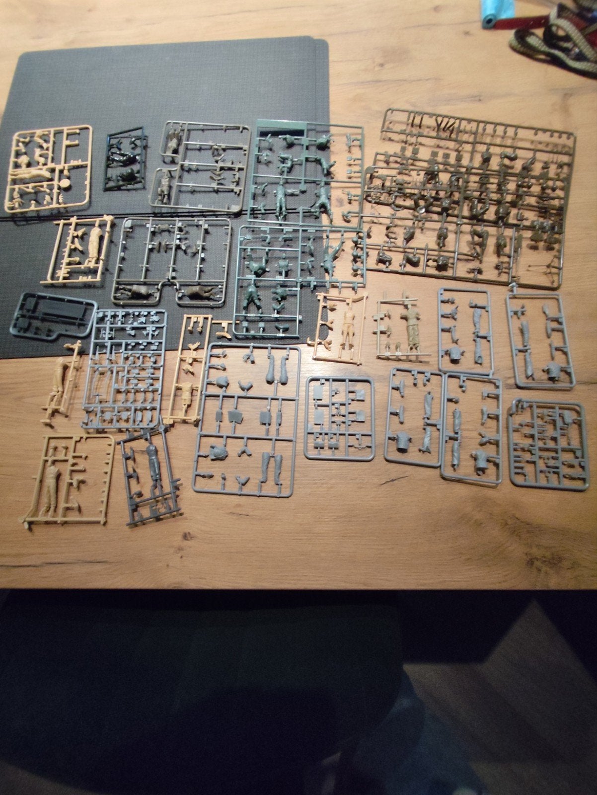 lot restanten figuren 1/35, Ophalen of Verzenden, Zo goed als nieuw, 1:35 tot 1:50