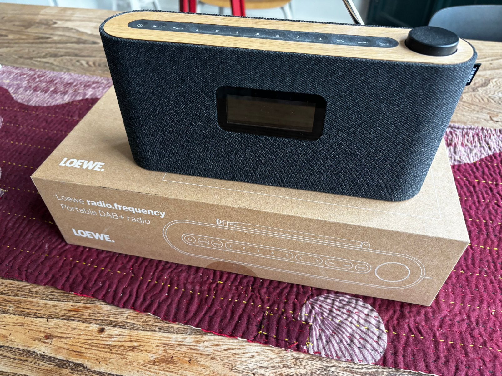 Loewe DAB-radio met bluetooth en voorkeurzenders nieuw!, Ophalen of Verzenden, Zo goed als nieuw