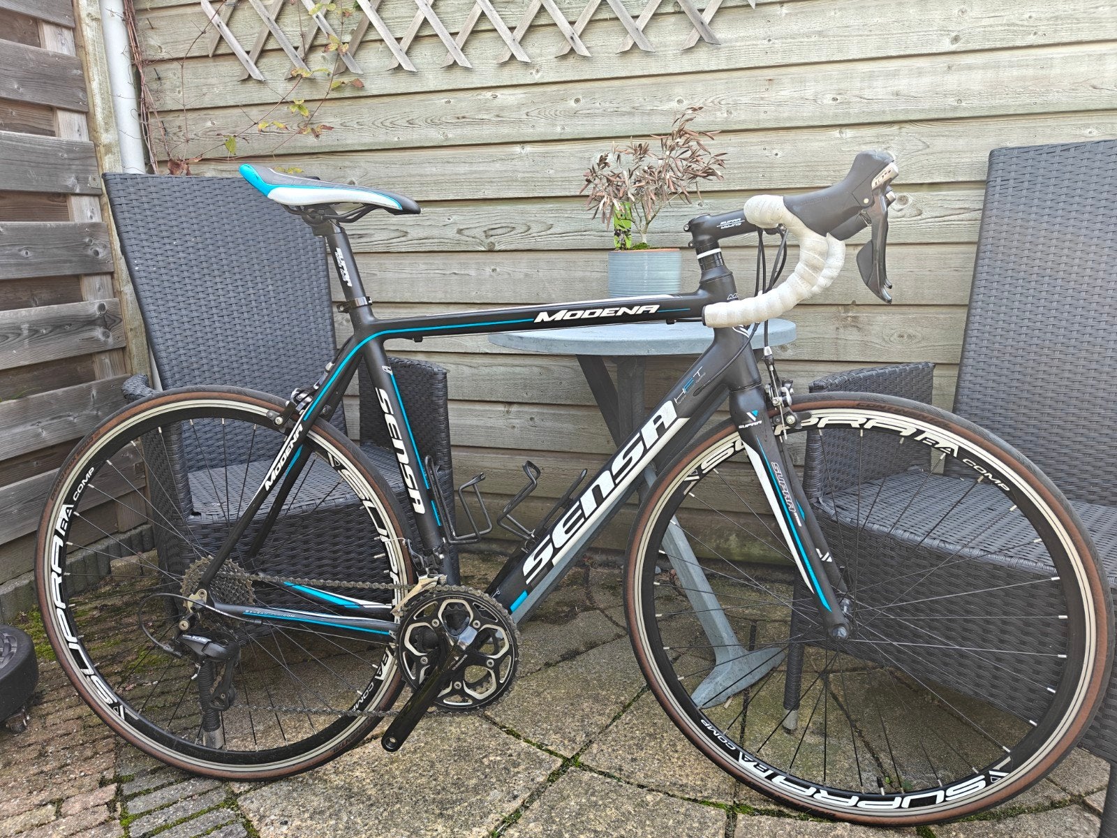 Sensa Modena 105, 56 cm, Continental Grand Prix 5000, 28 inch, Gebruikt, Aluminium, Meer dan 20 versnellingen