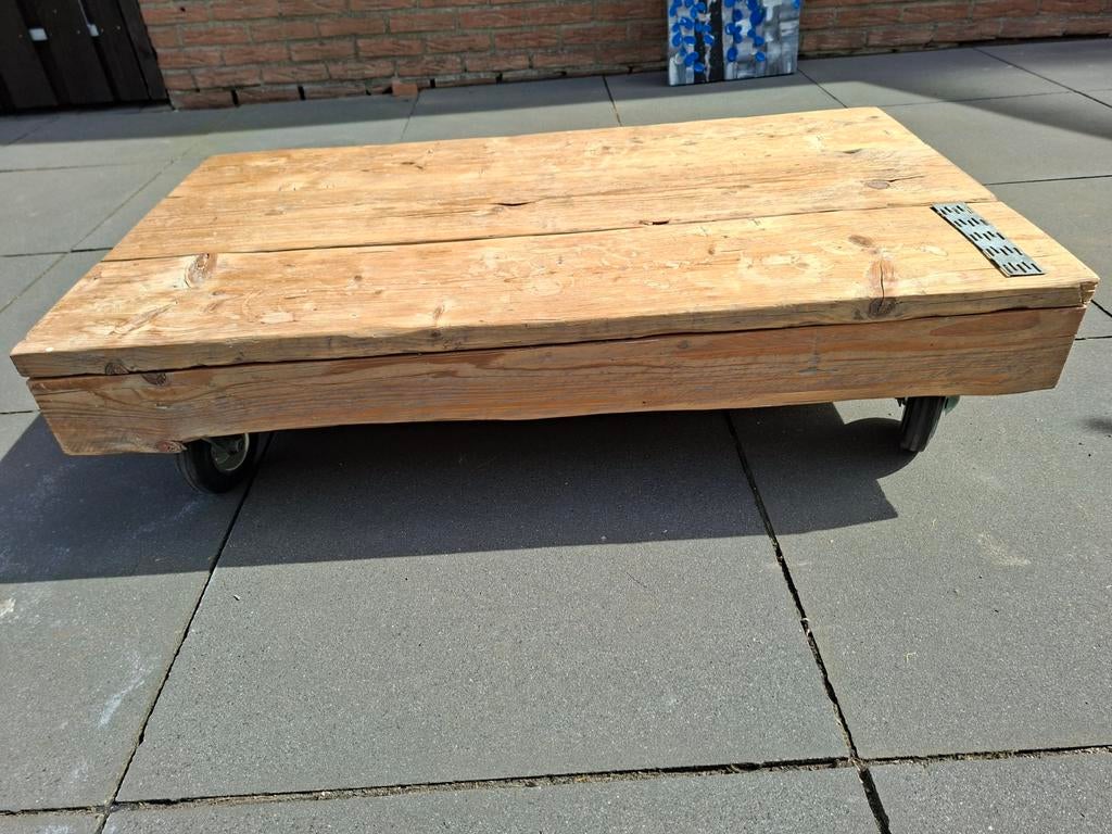 Salontafel van oud steigerhout met wieltjes, Huis en Inrichting, Tafels | Salontafels, Ophalen, Rechthoekig, 50 tot 100 cm, Minder dan 50 cm
