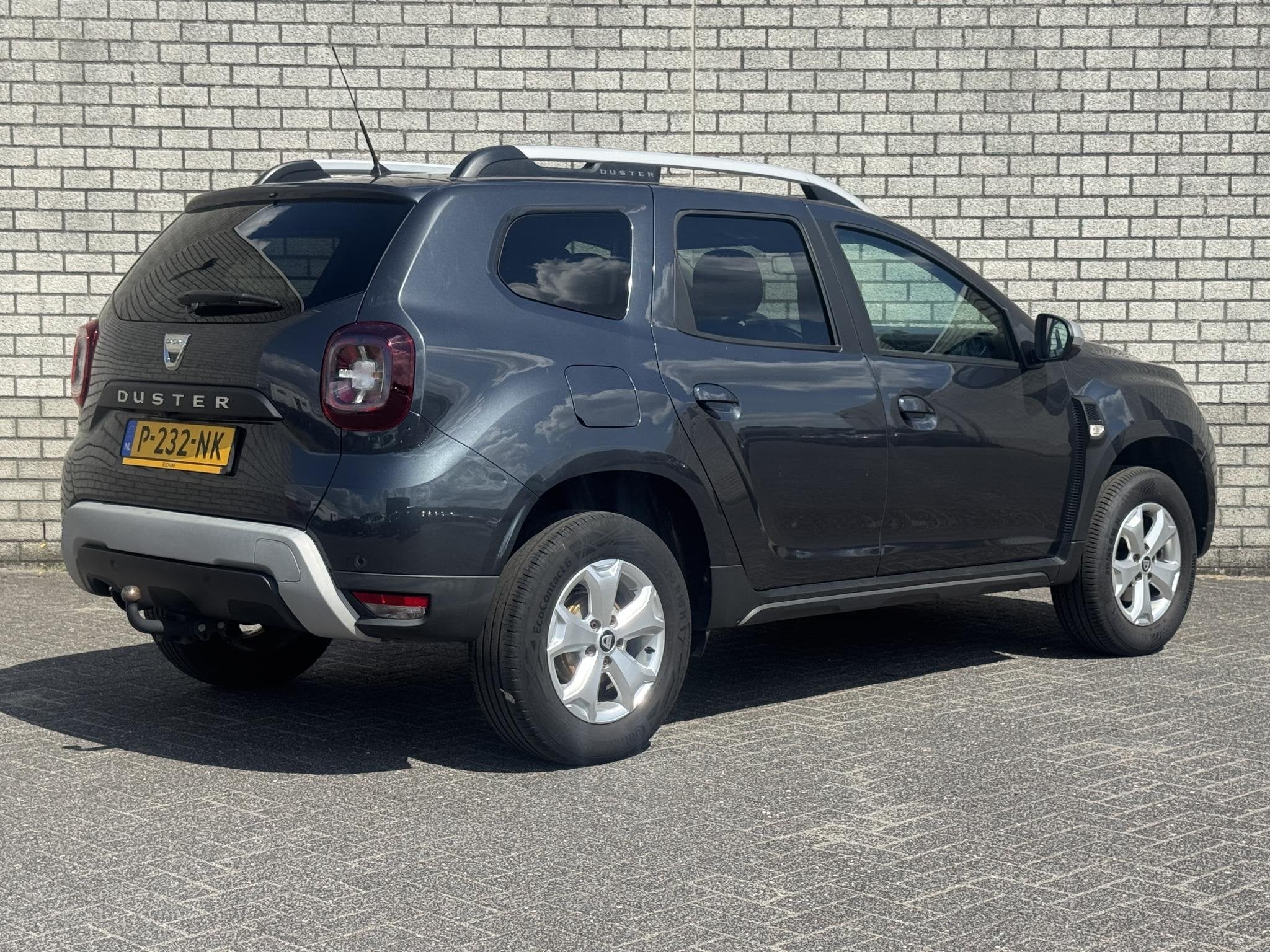 Dacia Duster 1.2 TCe Comfort | Trekhaak | Stoelverwarming |, Gebruikt, 4 cilinders, 635 kg, Handgeschakeld