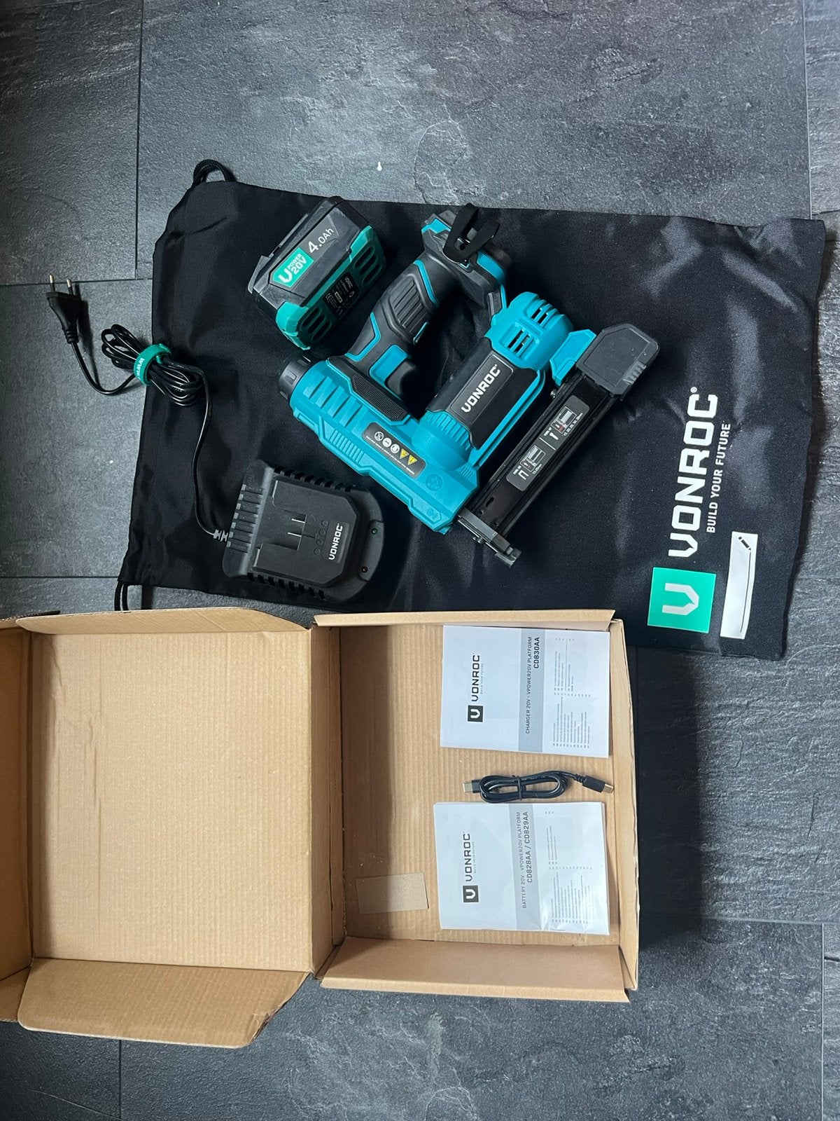 Vonroc accu tacker met accu 20V SG503DC, Ophalen of Verzenden, Zo goed als nieuw