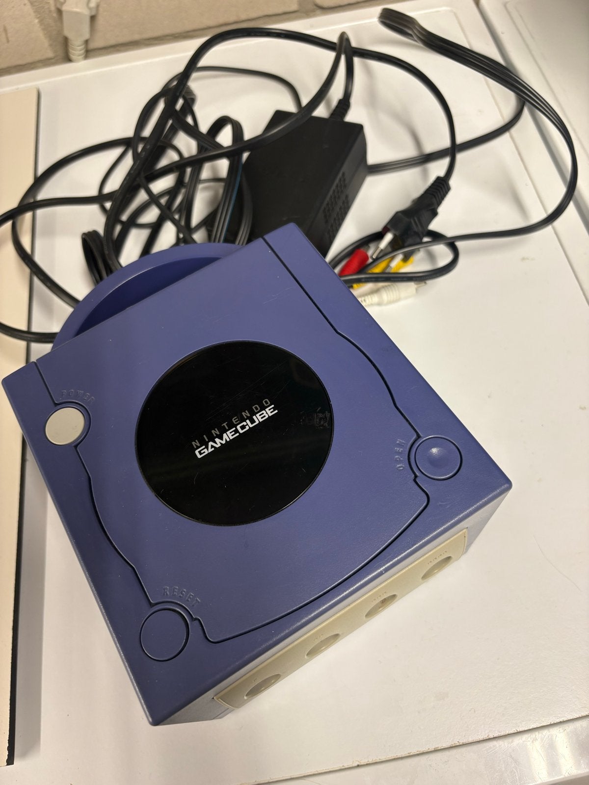 Nintendo GameCube Console - Paars met controllers, Spelcomputers en Games, Ophalen of Verzenden, Gebruikt, Paars, Met 3 controllers of meer