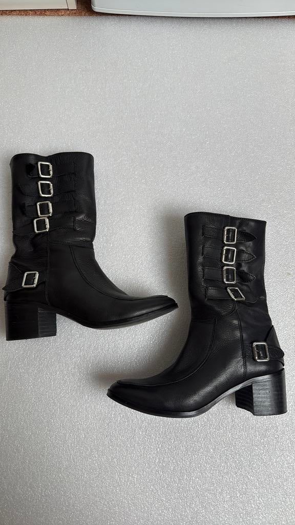 Zwart leren Zara laarzen maat 38, Kleding | Dames, Zwart, Lage of Enkellaarzen, Ophalen of Verzenden, Gedragen