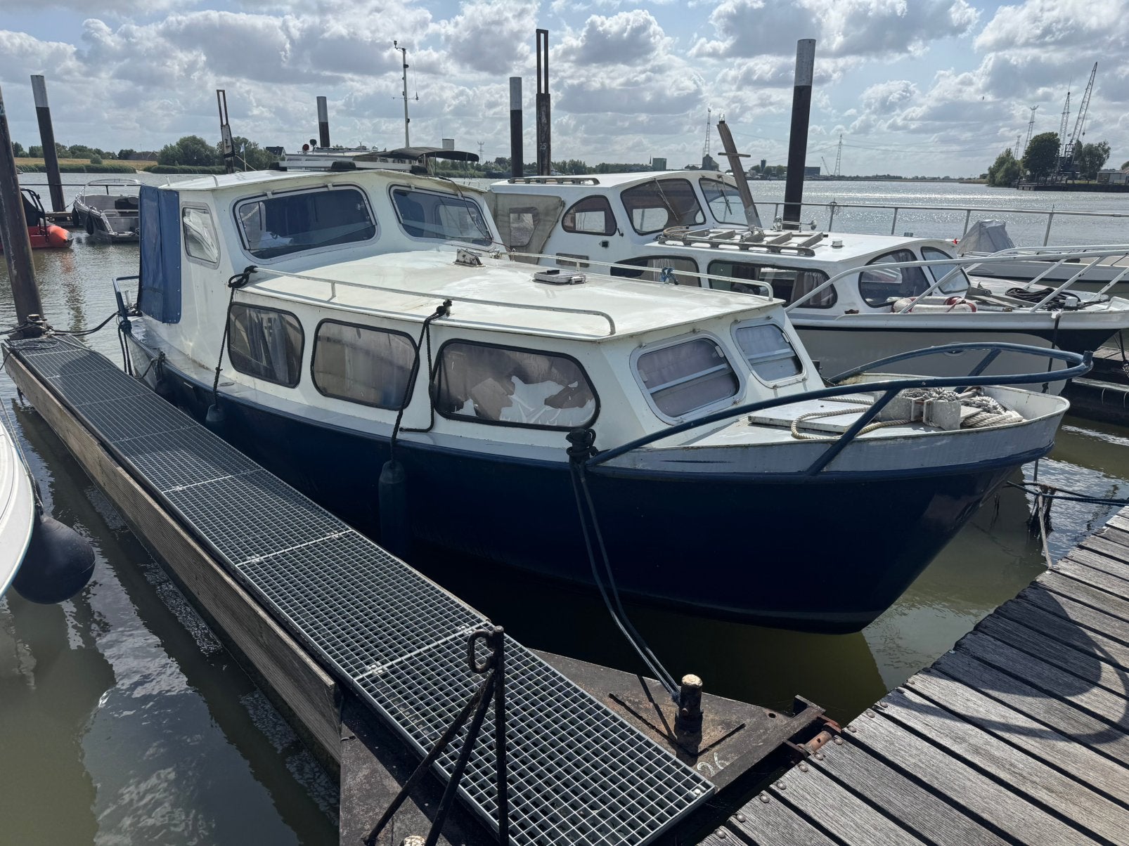Leuke stalen kruiser 8,2m mercedes om636 40pk lichtopknapper, Watersport en Boten, Motorboten en Motorjachten, Gebruikt, Diesel