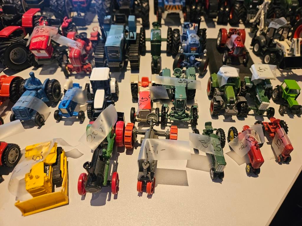 Laatste stuks!10 euro Diverse model tractoren - doe een bod!, Hobby en Vrije tijd, Modelbouw | Auto's en Voertuigen, Overige merken