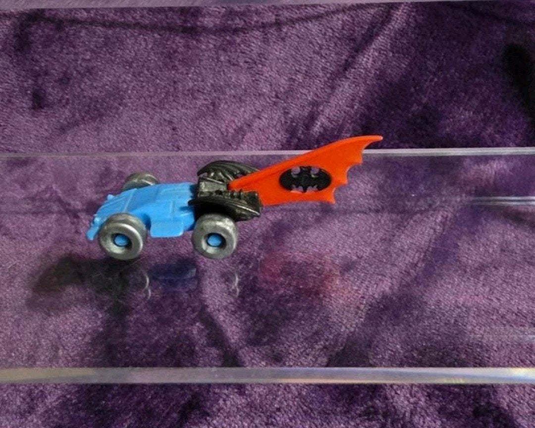 Zeldzame Batman auto Kinder Surprise 1980 - Compleet!, Verzamelen, Ophalen of Verzenden, Zo goed als nieuw, Overige typen