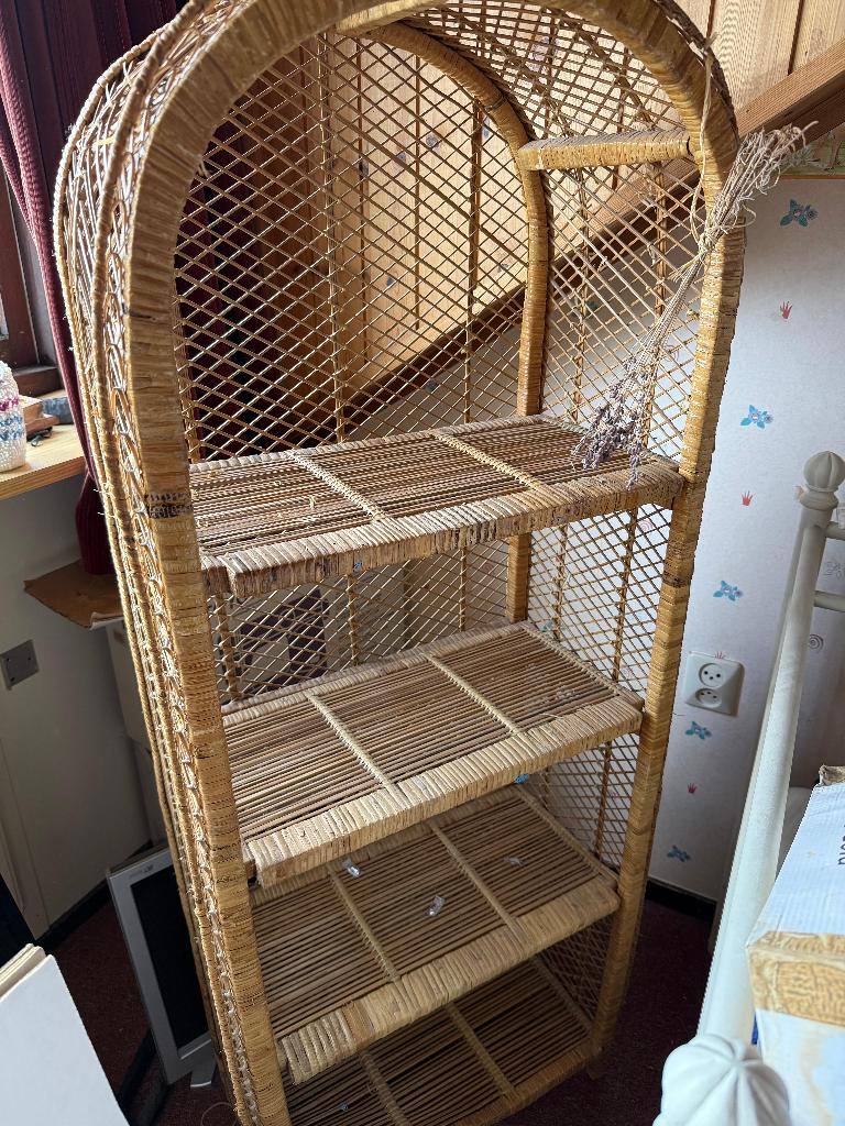 GRATIS  rotan boog kast, Huis en Inrichting, Kasten | Overige, Ophalen, Gebruikt