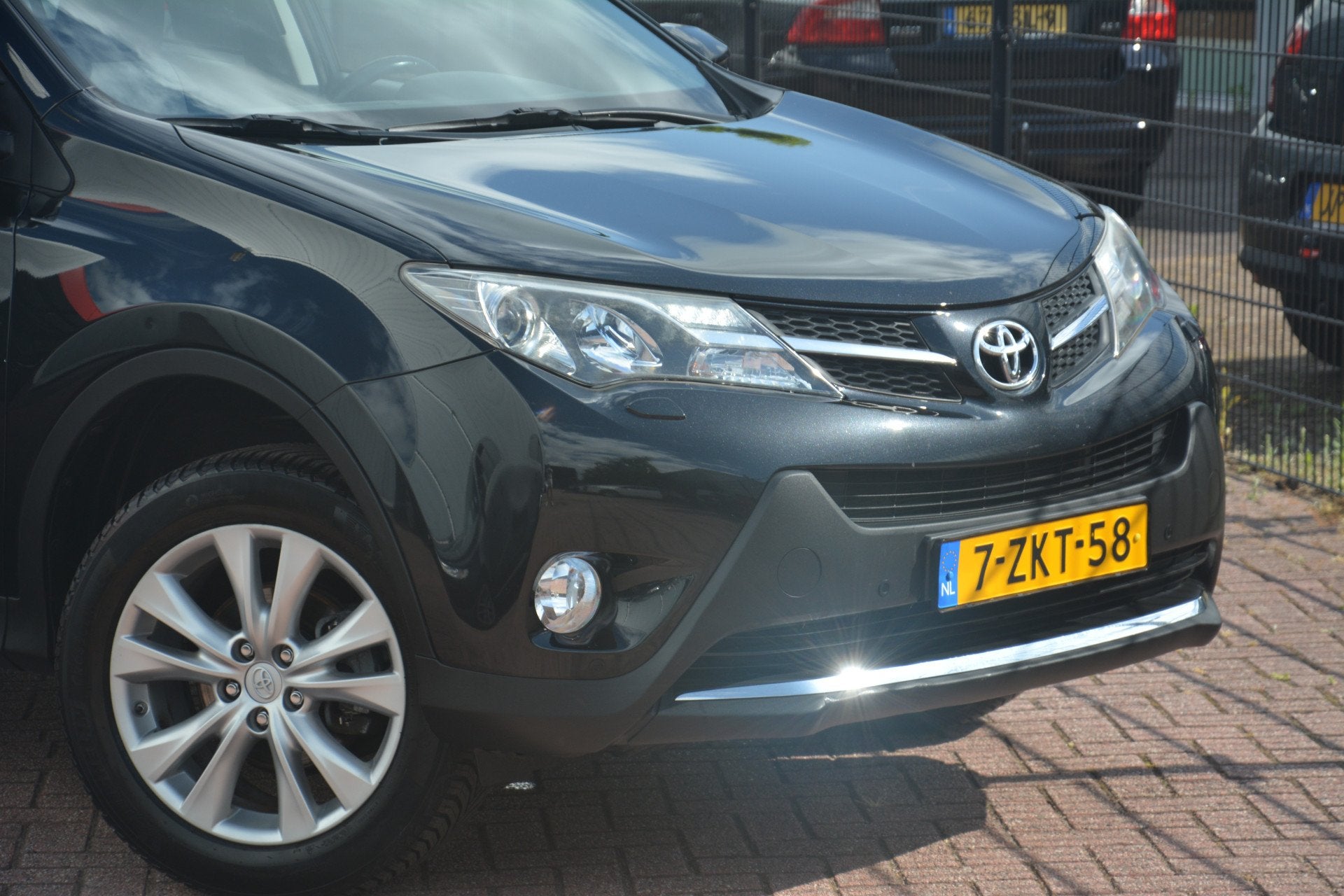 Toyota RAV4 2.0 Executive Business 4WD | Navigatie | Camera, Auto's, Automaat, Euro 5, Gebruikt, 4 cilinders
