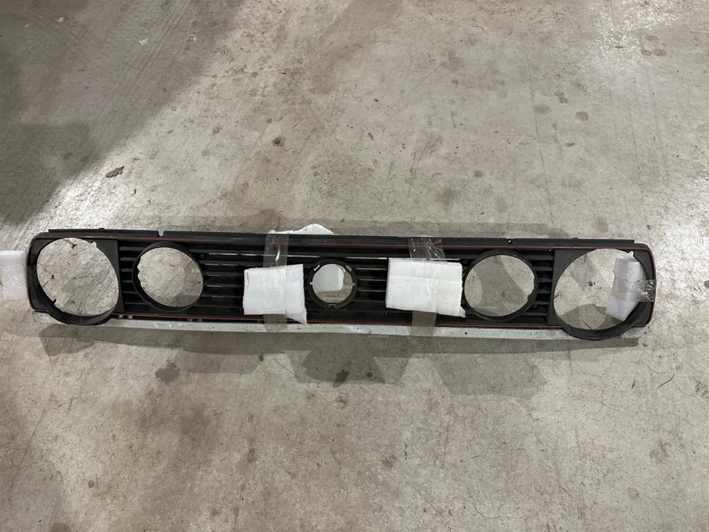 VW Golf 2 GTI Grill - Origineel Hella, Auto-onderdelen, Gebruikt, Ophalen of Verzenden, Bumper, Volkswagen