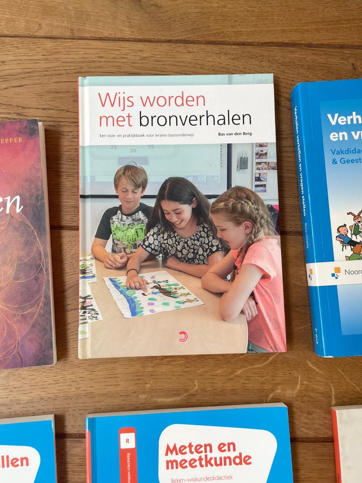 Bas van den Berg - Wijs worden met bronverhalen, Ophalen of Verzenden, Zo goed als nieuw, Bas van den Berg