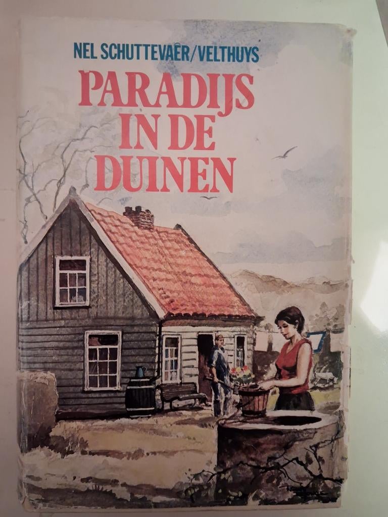 Paradijs in de Duinen - Nel Schuttevaer/Velthuys, Boeken, Romans, Gelezen, Nederland, Ophalen of Verzenden