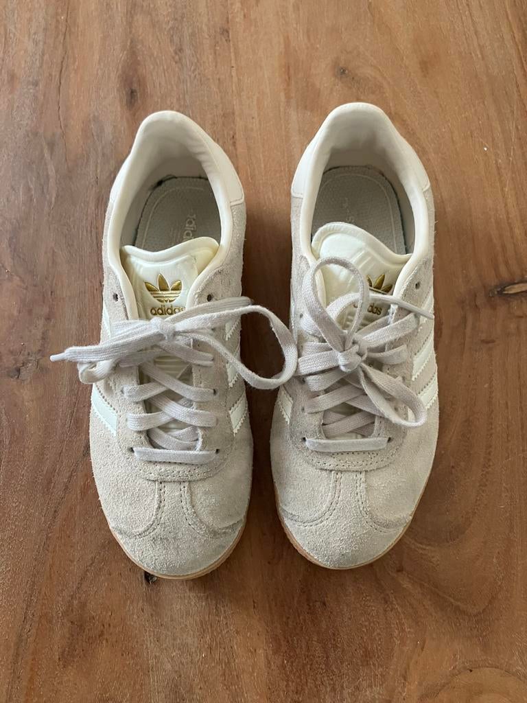 Sneakers adidas gazelle maat 31, Ophalen, Zo goed als nieuw, Jongen of Meisje, Sportschoenen