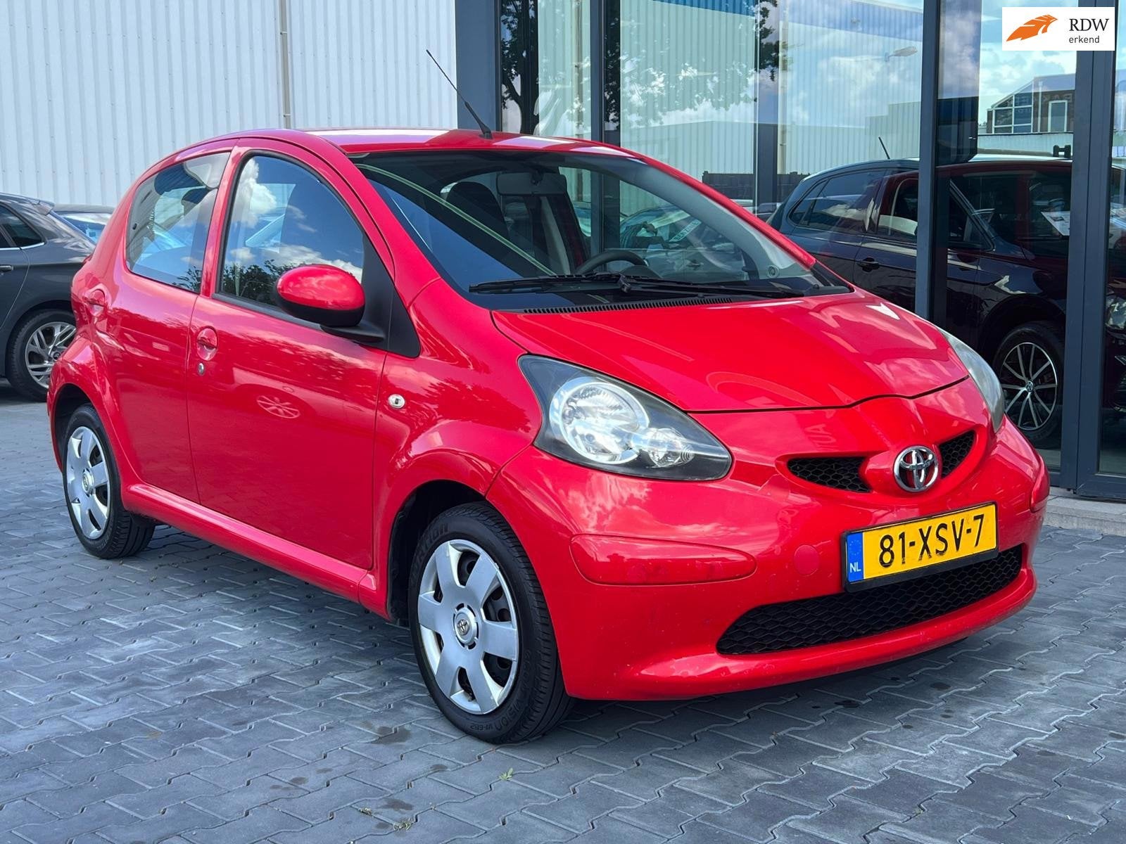 Toyota Aygo 1.0-12V 5DEURS AIRCO APK-09-2027, Auto's, Toyota, Voorwielaandrijving, Stof, Gebruikt, 4 stoelen