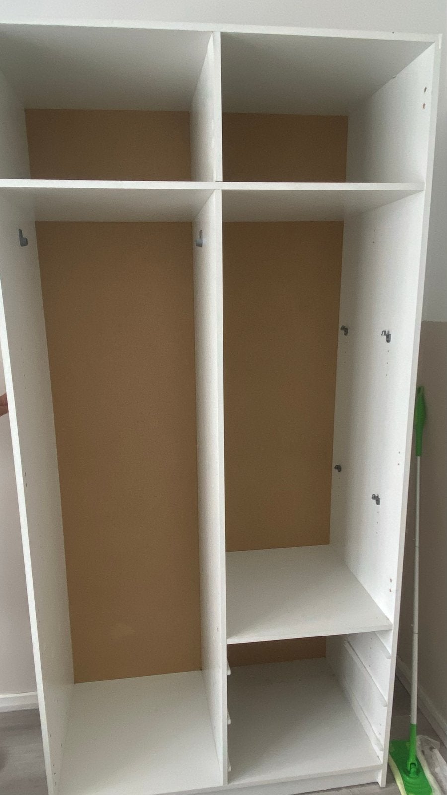 GRATIS OPHALEN Witte kledingkast met planken en lades, Huis en Inrichting, Ophalen, Gebruikt, 100 tot 150 cm, Met lade(s)