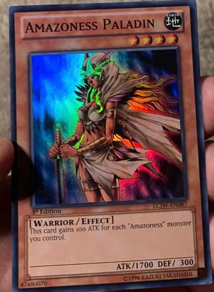 Yu-Gi-Oh! Amazoness Paladin LCJW 1st Edition !, Hobby en Vrije tijd, Verzamelkaartspellen | Yu-gi-Oh!, Ophalen of Verzenden, Zo goed als nieuw