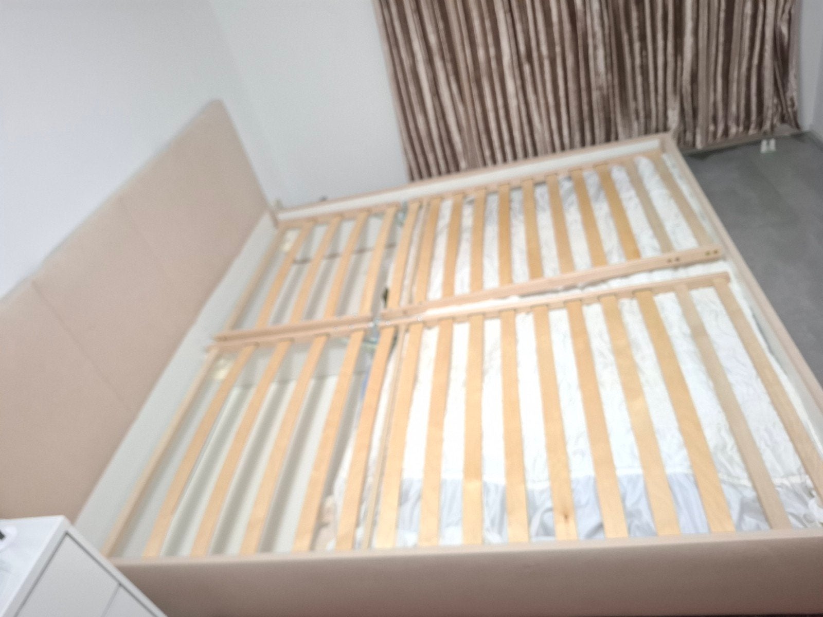 Tweepersoonsbed 200x200 beige, Gebruikt, Beige, Tweepersoons, Ophalen of Verzenden