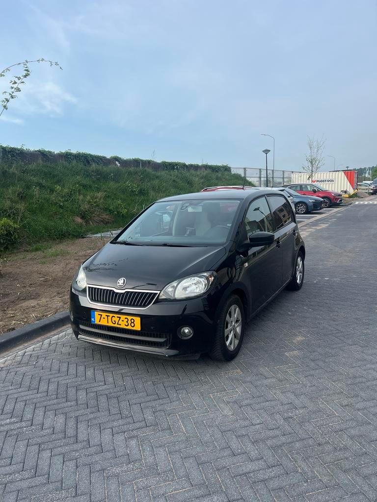 Skoda Citigo 1.0 T 44KW 2014 Zwart AIRCO, CRUISE, Auto's, Voorwielaandrijving, Start-stop-systeem, 840 kg, 4 stoelen