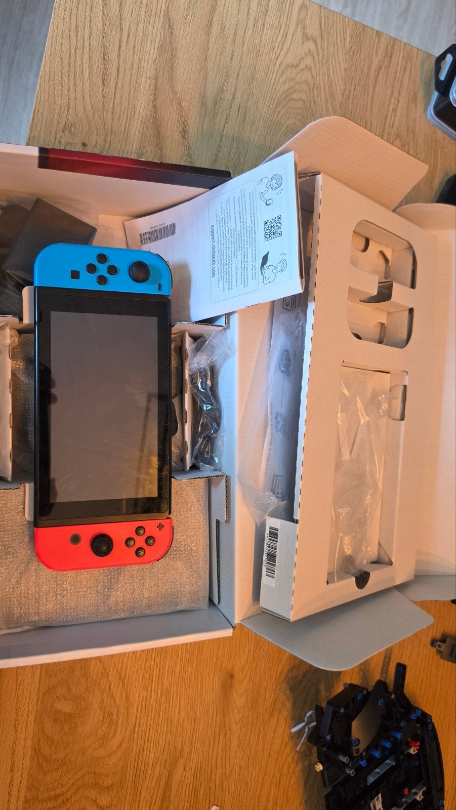 Nintendo Switch Original, Ophalen of Verzenden, Zo goed als nieuw, Met 2 controllers, Switch Original