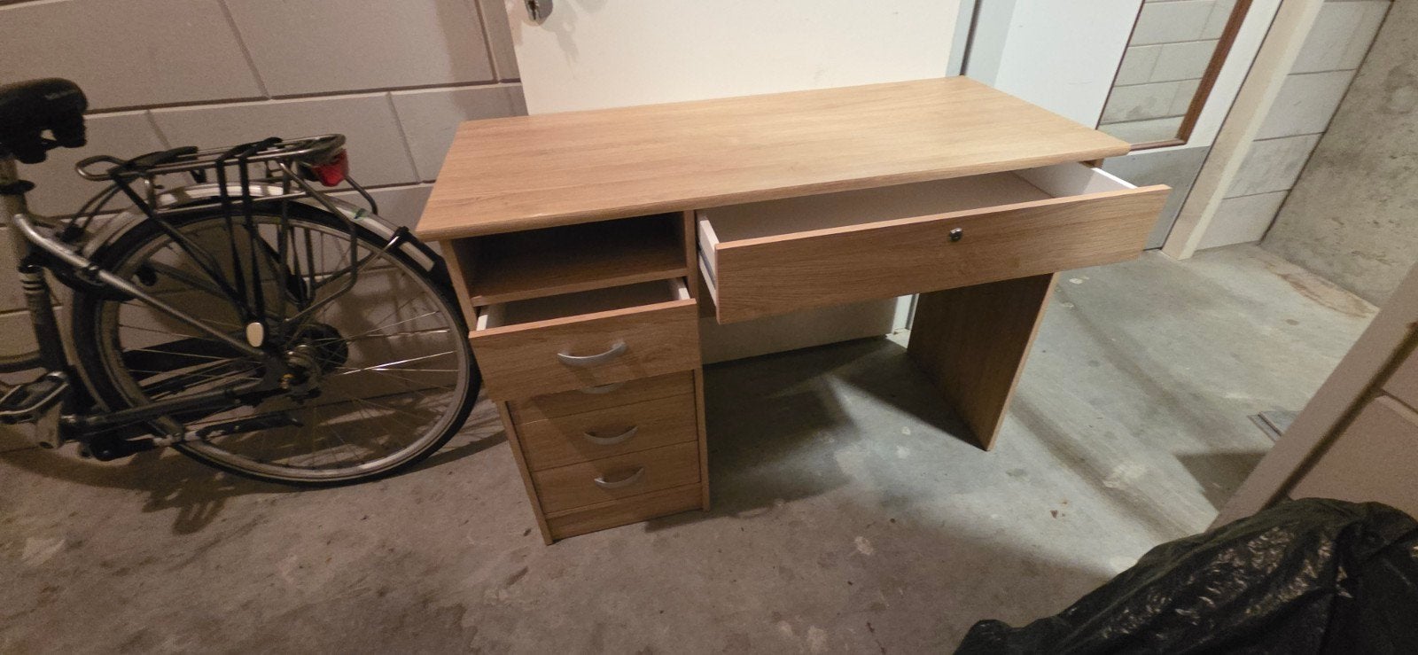 Bureau, Ophalen