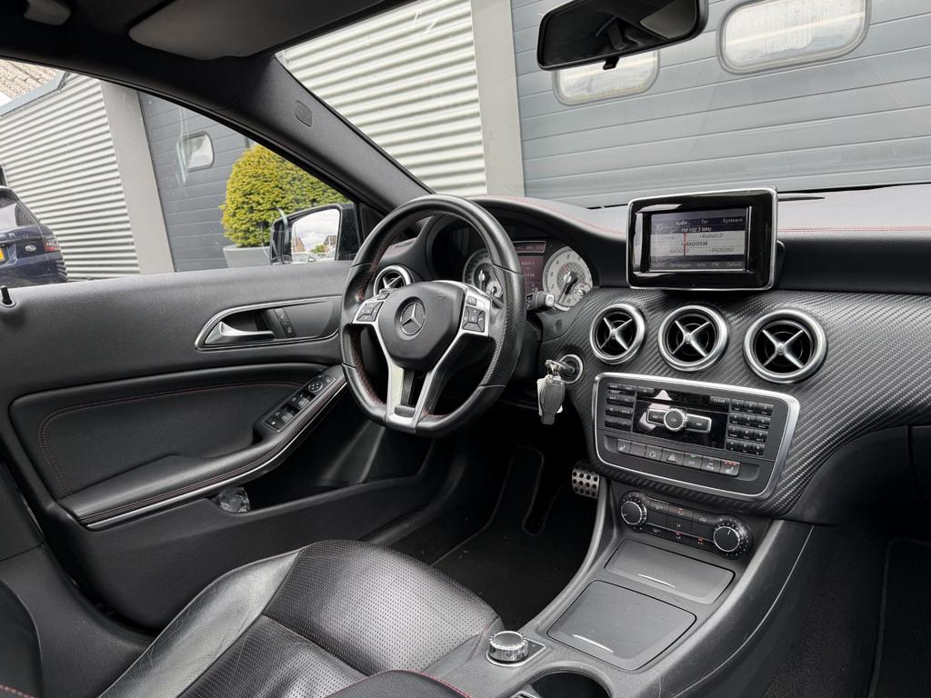 Mercedes-Benz A-klasse 180 AMG | Panoramadak | Camera | Navi, Auto's, Mercedes-Benz, Gebruikt, 4 cilinders, 695 kg, A-Klasse