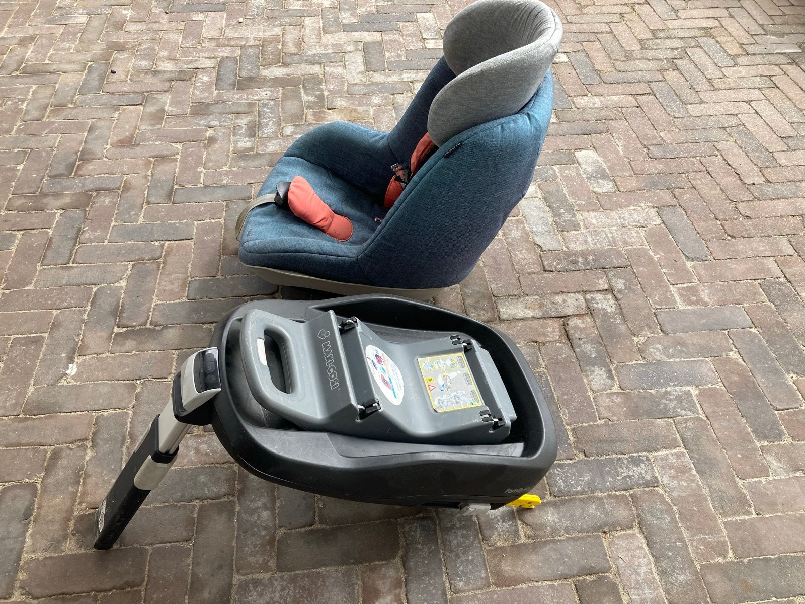 Maxi-Cosi Pearl autostoel met FamilyFix base, Kinderen en Baby's, Autostoeltjes, Ophalen, Gebruikt, Verstelbare rugleuning, 9 t/m 18 kg