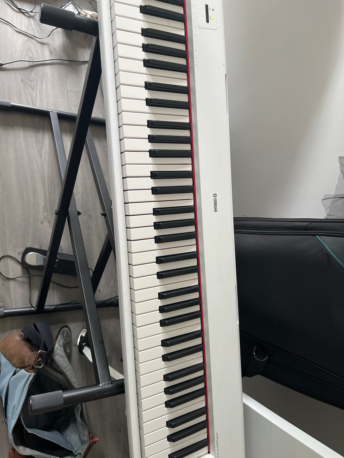Yamaha Piaggero NP-32 digitaal piano met standaard, Muziek en Instrumenten, Keyboards, Ophalen, Yamaha, Zo goed als nieuw, Aanslaggevoelig