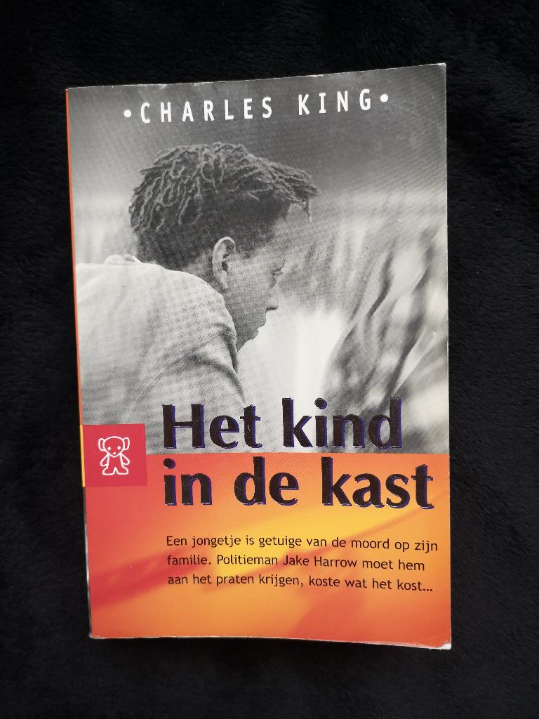 Charles King, Het kind in de kast, Boeken, Ophalen of Verzenden, Gelezen