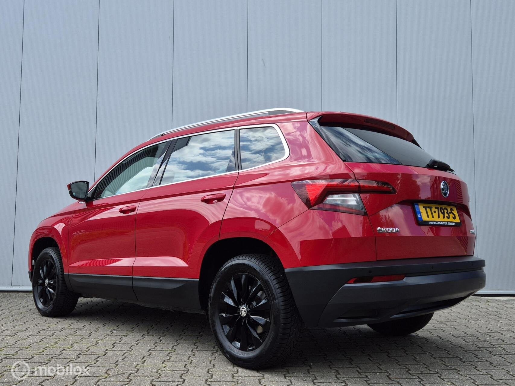 SKODA KAROQ 1.0 TSI CLEVER EDITION/LED/CARPLAY/CLIMATE/PDC/1, Voorwielaandrijving, Gebruikt, Euro 6, Lichtsensor
