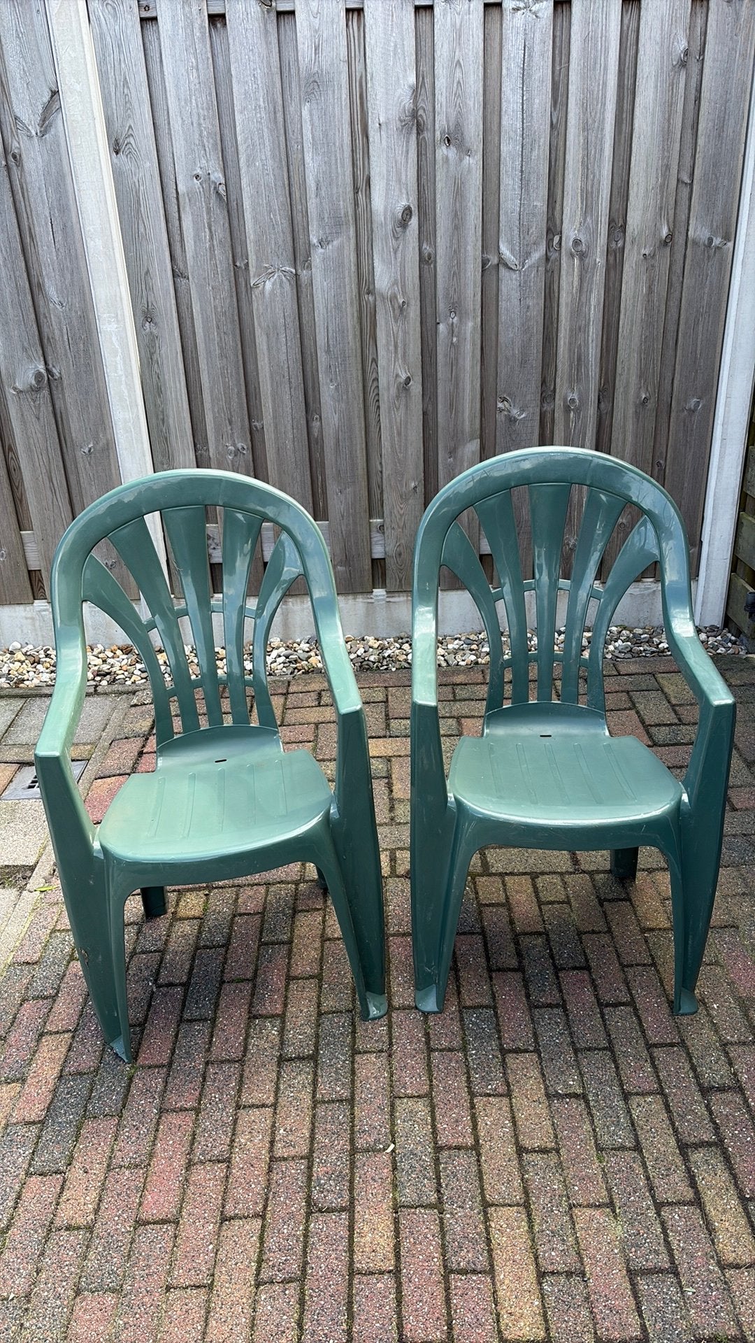 Gratis ophalen 2 tuinstoelen, Tuin en Terras, Ophalen, Gebruikt, Kunststof