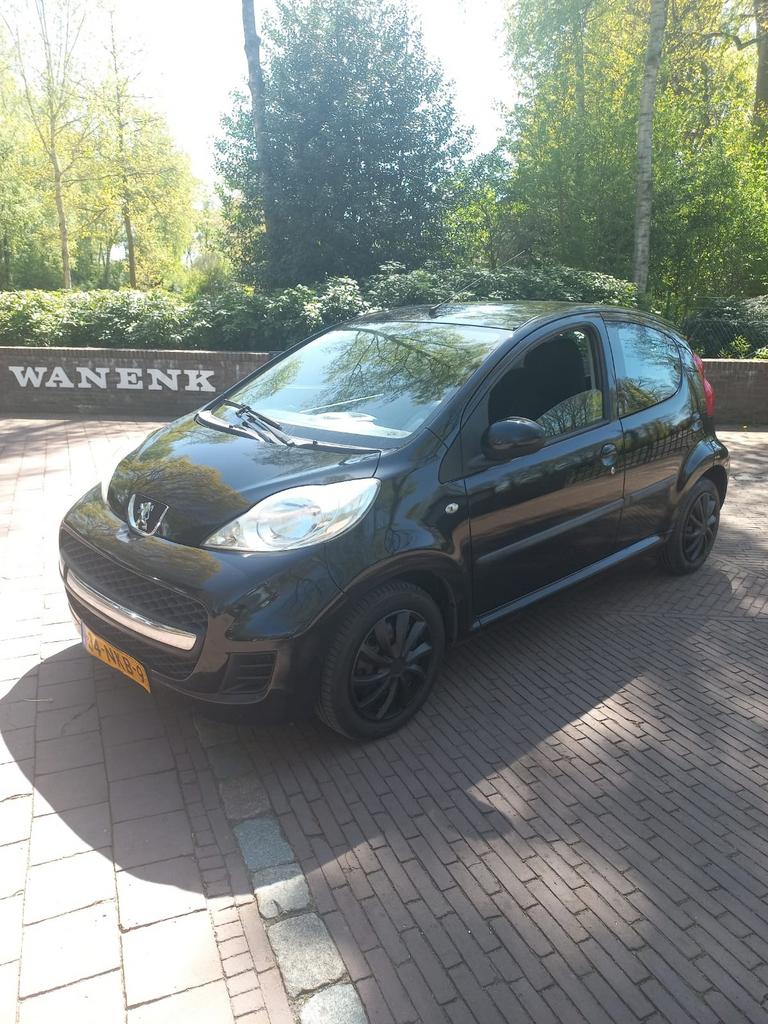 Peugeot 107 1.0 12V 5DR 2010 Zwart, Voorwielaandrijving, 4 stoelen, Origineel Nederlands, Handgeschakeld