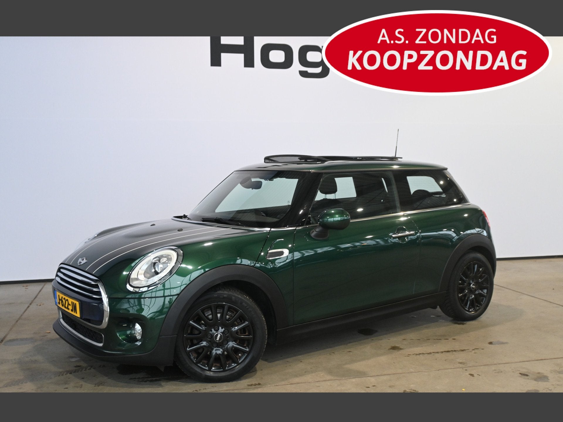 MINI Mini 1.5 Cooper Pepper Serious Business Automaat Naviga, Auto's, Gebruikt, Met garantie (alle), 4 stoelen, 49 €/maand