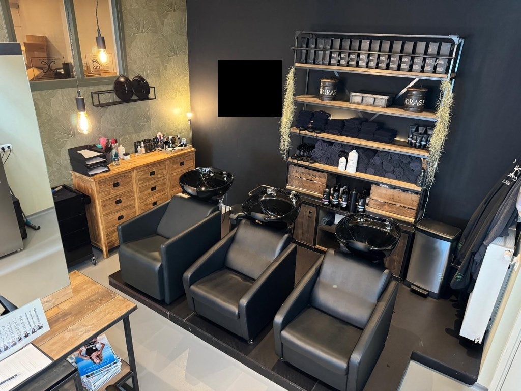 2 nette zwarte kapperswastafels / wasbakken te koop, Huis en Inrichting, Stoelen, Ophalen, Gebruikt, Zwart, Twee