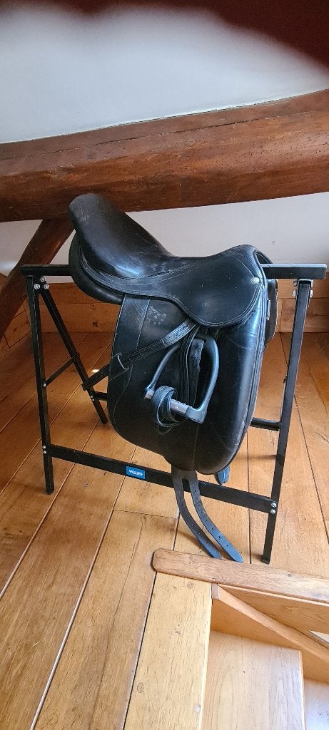 Close contact Forestier dressuur zadel 17,5", L (17.5 inch), Gebruikt, Overige merken, Ophalen of Verzenden