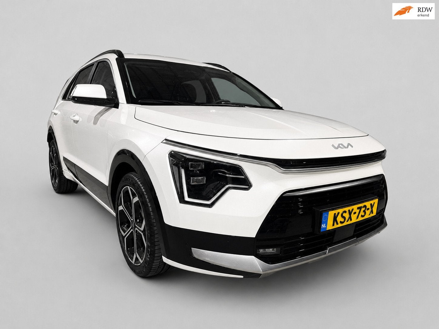 Kia NIRO 1.6 GDi PHEV DynamicPlusLine - Stoel en Stuurverw -, Auto's, Kia, Gebruikt, Leder en Stof, Wit, Plug-in hybride