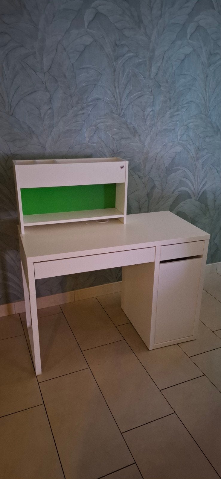IKEA MICKE Opbouw Bureau met Opzetstuk - Wit/Groen, Huis en Inrichting, Ophalen, Opzetstuk, Gebruikt, Kinderbureau