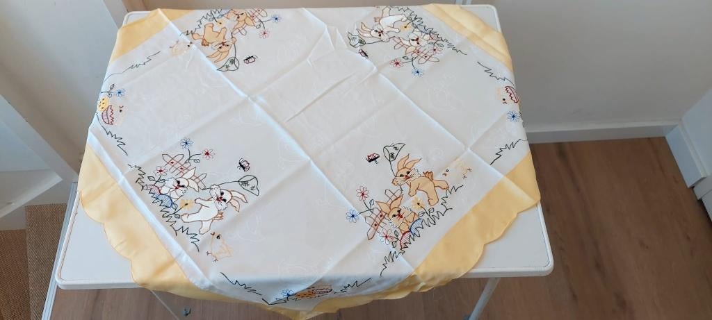 Nieuw vintage paas haas Pasen kleed tafel tafelkleed geel, Diversen, Pasen, Eu, Eu, Nieuw, Ophalen of Verzenden