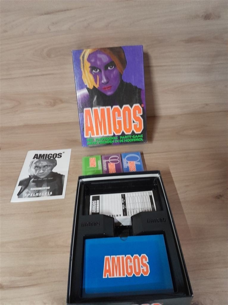 Amigos - s1744, Hobby en Vrije tijd, Gezelschapsspellen | Bordspellen, Verzenden, Zo goed als nieuw